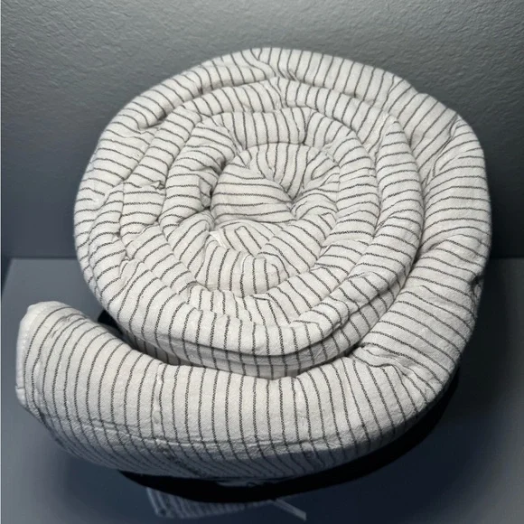 Hearth & Hand Full/Queen Microstripe Quilt Sour Cream/ Railroad Gray - Picture 8 of 9